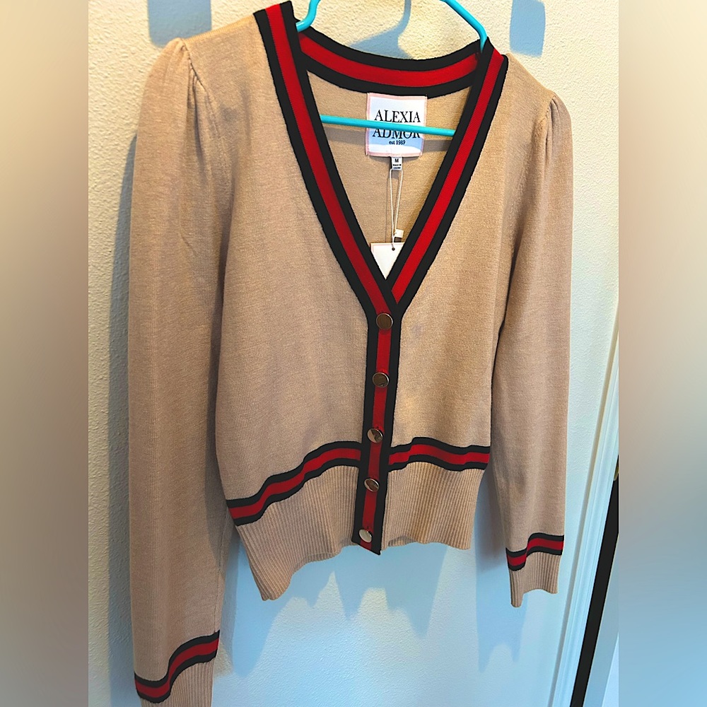NWT gucci look alike sweater size M